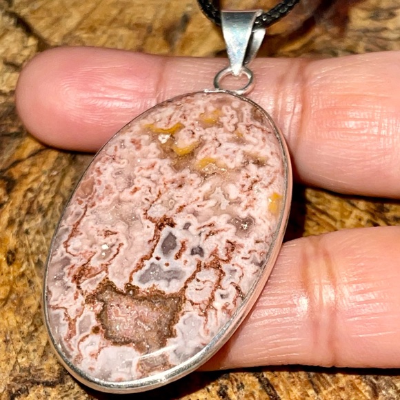 Beige- Brown Crazy Lace Agate Pendant 2 1/4” - Picture 5 of 11
